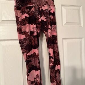 Women’s Pink Camo Print Leggings